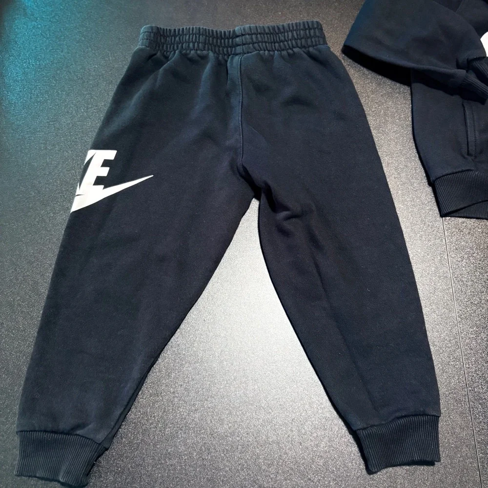 Nike Sportswear Fleece Pullover Hoodie Joggers 2-Piece Outfit Set black 5 yr kid